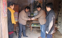 “冬日暖阳.真情慰问”—成武县潜能燃气公司走进困难职工家庭开展“送温暖”活动